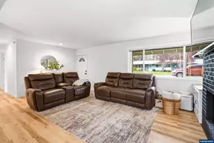 239 NE Azalea Dr, Corvallis, OR 97330 - Photo 9