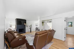 239 NE Azalea Dr, Corvallis, OR 97330 - Photo 5