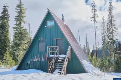 27605 Big Lake Rd, Sisters, OR 97759 - Photo 23