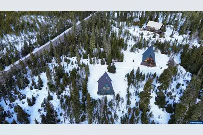 27605 Big Lake Rd, Sisters, OR 97759 - Photo 29