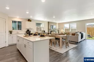 113 Greencrest St NE, Salem, OR 97301 - Photo 9