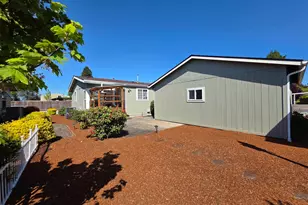 613 Royalty Cir NE, Salem, OR 97301 - Photo 7