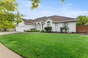 1702 NW Troon Ct, McMinnville, OR 97128 - Photo 3