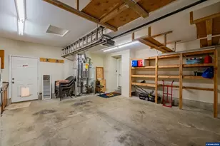 3191 SE Sternwheeler Dr, Corvallis, OR 97333 - Photo 45