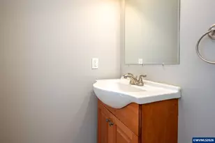 1520 N Maple St, Canby, OR 97013 - Photo 9