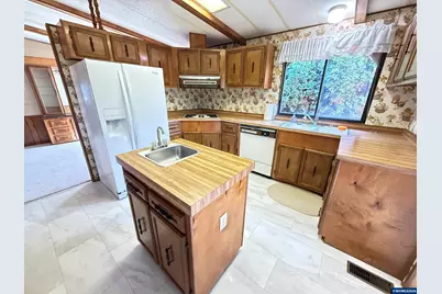 4318 Essex St SE, Salem, OR 97317 - Photo 9