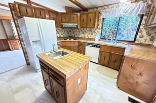 4318 Essex St SE, Salem, OR 97317 - Photo 9