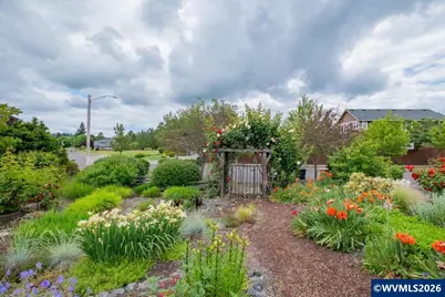 1306 NW Thorn Dr, Albany, OR 97321 - Photo 21