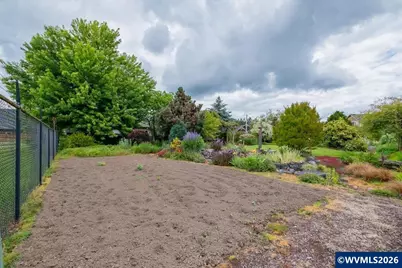 1306 NW Thorn Dr, Albany, OR 97321 - Photo 5