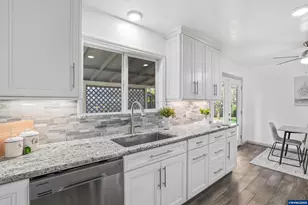 1932 NW Garryanna Pl, Corvallis, OR 97330 - Photo 17