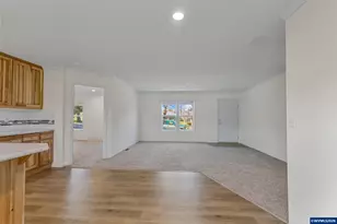 365 Mountain View Rd, Sweet Home, OR 97386 - Photo 5