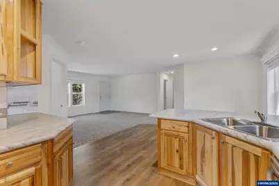 365 Mountain View Rd, Sweet Home, OR 97386 - Photo 17