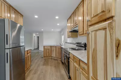 365 Mountain View Rd, Sweet Home, OR 97386 - Photo 13