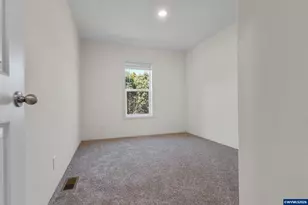 365 Mountain View Rd, Sweet Home, OR 97386 - Photo 23