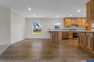 365 Mountain View Rd, Sweet Home, OR 97386 - Photo 9