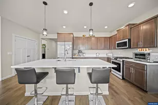 900 Marie St, Mount Angel, OR 97362 - Photo 35