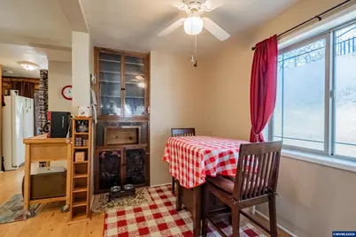 612 Kay Av, Brownsville, OR 97327 - Photo 9