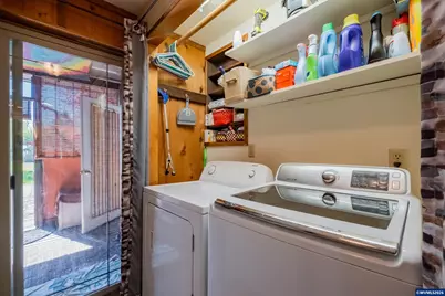 612 Kay Av, Brownsville, OR 97327 - Photo 13