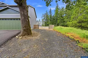2381 NW Maier Ln, Albany, OR 97321 - Photo 9