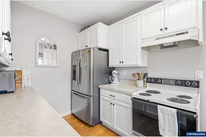 423 S 1st St, Silverton, OR 97381 - Photo 15