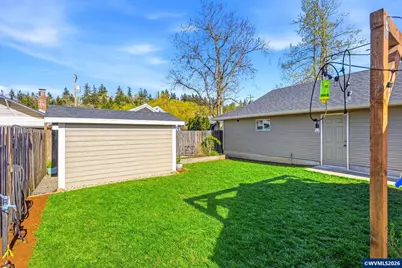 423 S 1st St, Silverton, OR 97381 - Photo 31