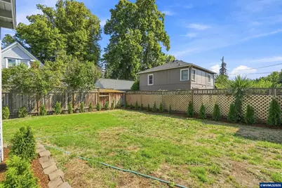 611 NW 11th St, Corvallis, OR 97330 - Photo 29
