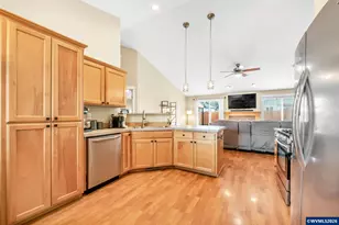 41 Sandalwood Lp, Creswell, OR 97426 - Photo 17