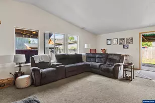 7530 6th St SE, Turner, OR 97392 - Photo 5
