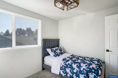 796 S R St St, Cottage Grove, OR 97424 - Photo 17