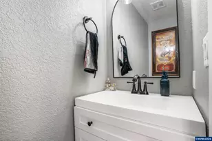 796 S R St St, Cottage Grove, OR 97424 - Photo 13