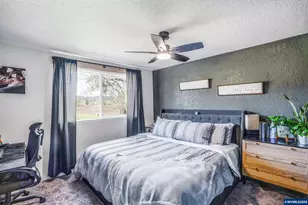 796 S R St St, Cottage Grove, OR 97424 - Photo 21