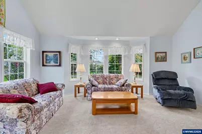 245 Edgewood Dr, Silverton, OR 97381 - Photo 9