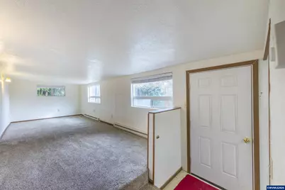 220 SW 29th St, Newport, OR 97365 - Photo 5