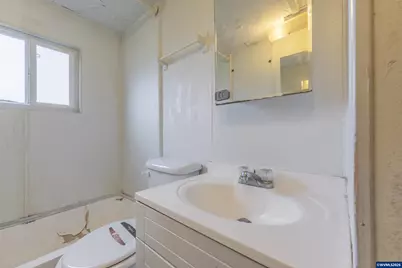 220 SW 29th St, Newport, OR 97365 - Photo 23