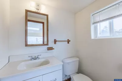 220 SW 29th St, Newport, OR 97365 - Photo 17