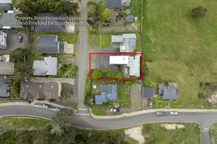 220 SW 29th St, Newport, OR 97365 - Photo 3