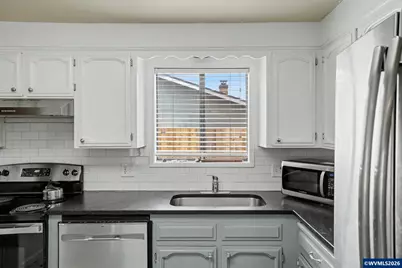 312 SW 9th St, Sublimity, OR 97385 - Photo 15