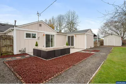 895 Burton St, Harrisburg, OR 97446 - Photo 33