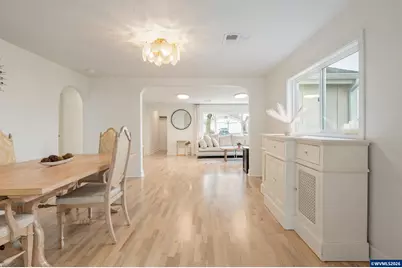 895 Burton St, Harrisburg, OR 97446 - Photo 13