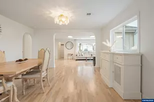 895 Burton St, Harrisburg, OR 97446 - Photo 13