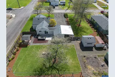 895 Burton St, Harrisburg, OR 97446 - Photo 39