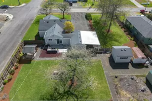 895 Burton St, Harrisburg, OR 97446 - Photo 39