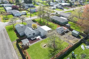 895 Burton St, Harrisburg, OR 97446 - Photo 41