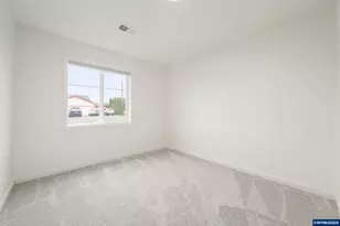 895 Burton St, Harrisburg, OR 97446 - Photo 27