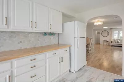 895 Burton St, Harrisburg, OR 97446 - Photo 15