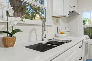 170 E Rose St, Lebanon, OR 97355 - Photo 13