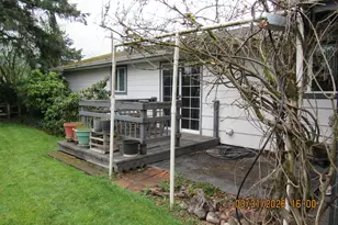 854 SW Swift Ave, Mill City, OR 97360 - Photo 5