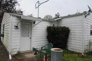 854 SW Swift Ave, Mill City, OR 97360 - Photo 25