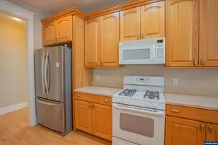1055 Filbert St, Brownsville, OR 97327 - Photo 7