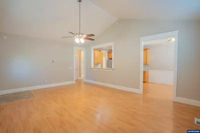 1055 Filbert St, Brownsville, OR 97327 - Photo 11